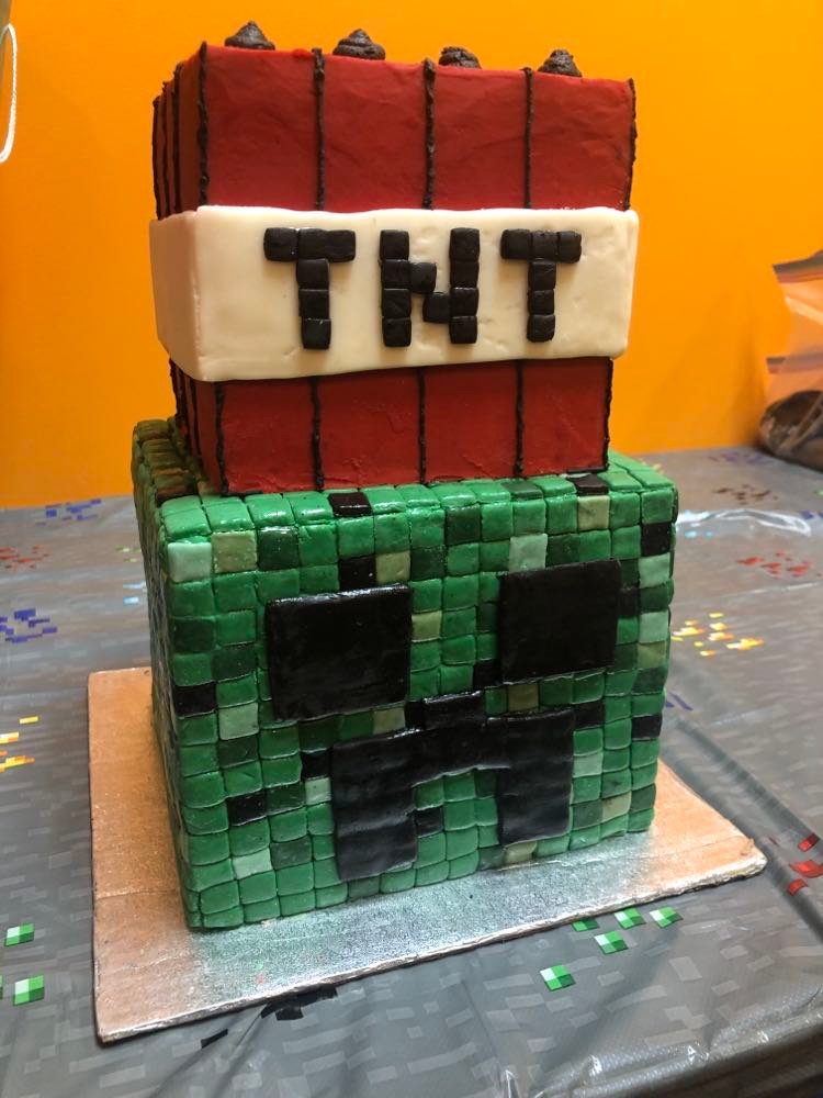 Minecraft Cake